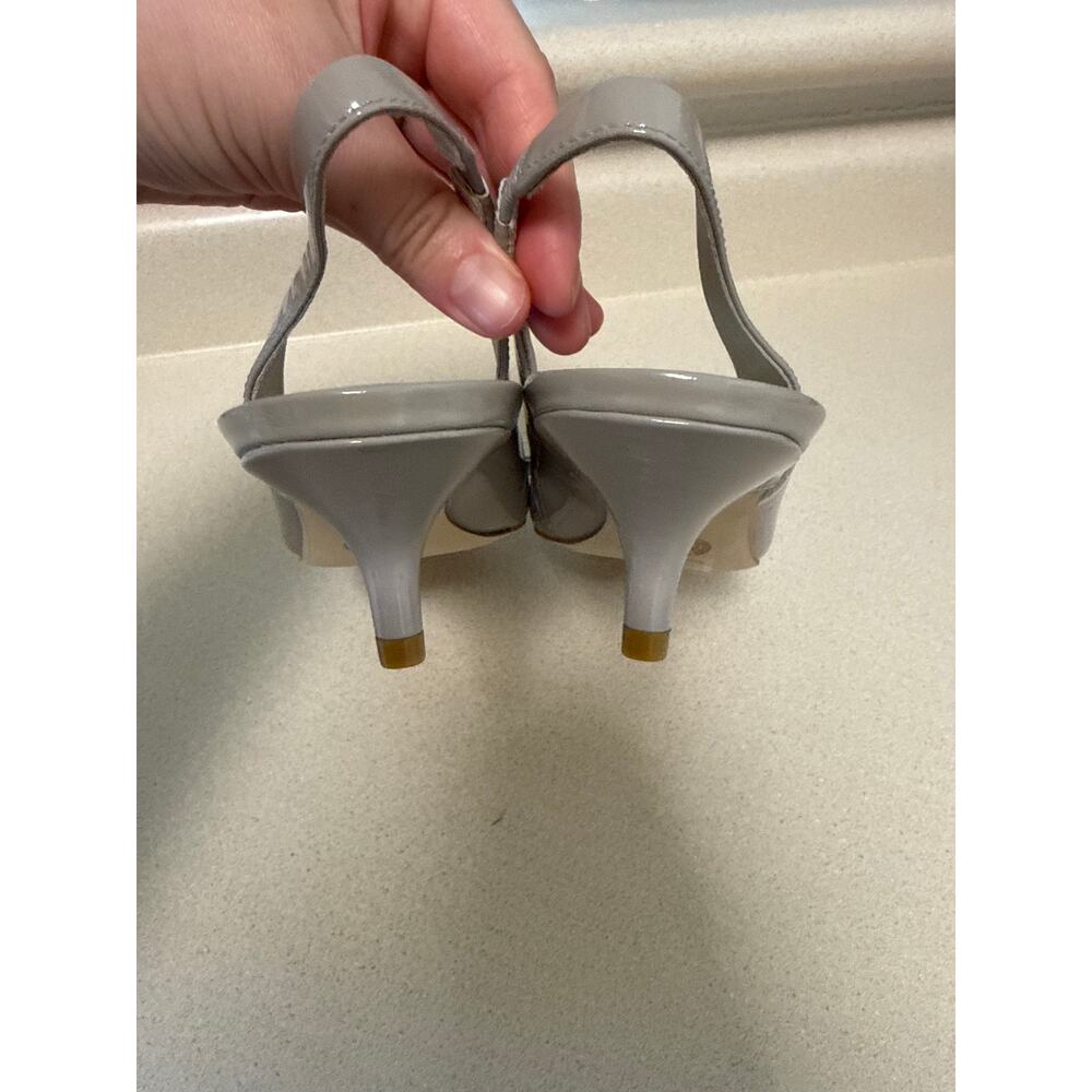 Michael Kors Grey Patent Leather Sling Back  Kitten Heels Bow Detail Size 7 - Picture 5 of 7